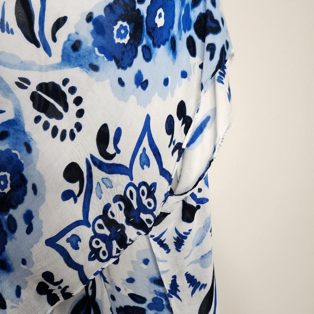 Blue and White Floral Kimono with Tassels - Picture 6 of 10